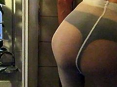 Duschen mit Leggins und String