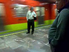 MADURO EXHIBICIONISTA