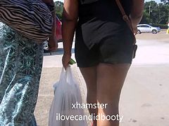 candid jiggly ebony teen with cheeks leaking out