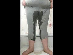 Pissing in leggings