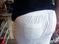 Big Butt Black Milf In White Pants