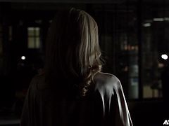 Gillian Anderson in The Fall - S02E02