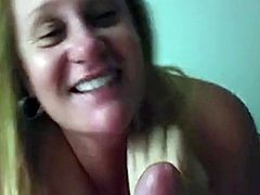 Mature housewife giving head and getting a facial