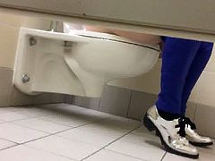 Hospital toilet (understall)