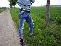 Sagging in the fields dressed in Jeans, Aussiebum Boxers