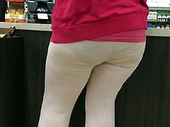 PAWG VPL Jiggling Booty