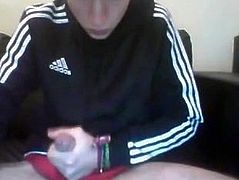 Sborra in tuta adidas