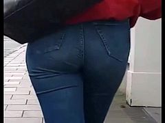 Sexy arse tight jeans