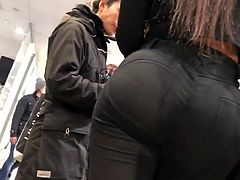 Candid - Big ass in market 2