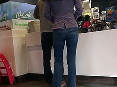 Sexy Asian Ass in Jeans