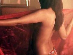 Dancing Indian MILF Sweetie with Passion