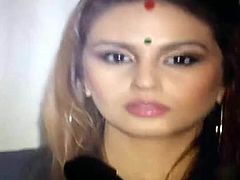 Huma Qureshi cum tribute