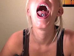 Seven Glorious Minutes of KinkiNikki's Long Tongue