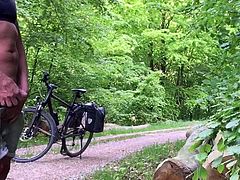 Bicycle tour in the woods naked. Nackt im Wald