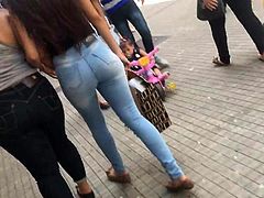 Cum on Ass Moreninha de Jeans 2