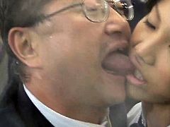 http://img0.xxxcdn.net/0r/lr/6e_japanese_kissing.jpg
