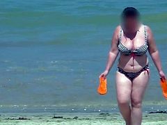 bbw milf in the bikini