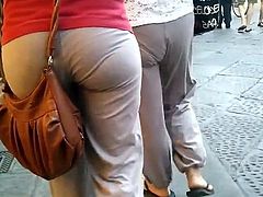 wonderfull ass in grey leggings