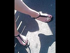 candid feet sandals waiting bus CAM0706,62 HD