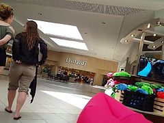 Candid voyeur blonde teen hot shorts at mall shopping