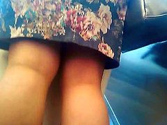 Upskirt on escalator 39