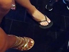 Candid feet  - hot feet at English pub