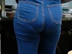 Apple Bottom In Jeans