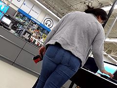 Big cake ass in jeans pt2