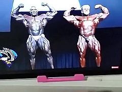 Jerking off watching bodybuilders