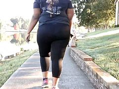 Thick BBW gettin dat big ass sweaty yum!!