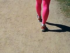 Big ass Latina in pink leggings