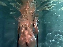 Japanese shaved paipan girl underwater2