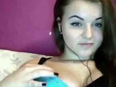 Nice Young Girl Show Tits, F