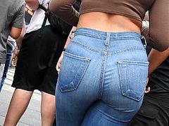 Jeans butt at entertaining performance