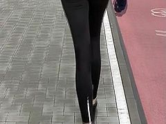 Candid - Leggings Ass of 19 Year Old Law Student