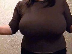 MJ sensual dance wagging tits 1