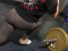 Model bubble booty working out