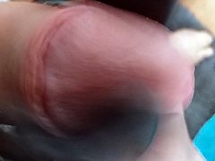 Masturbation an der Eichel mit NobraTwincharger 5E