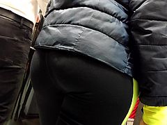Juicy round hips girls tight leggings sticking out at them 2