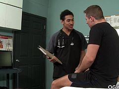 Black Physiotherapist Fucks The Patient