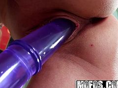 Mofos - Shes A Freak - Liona - Gimme a Peek