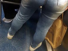 Loira Madura gostosa rabuda jeans
