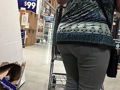 BBW GILF Pawg Hips and a Juicy Booty