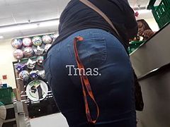 Bbw booty in jeans (checkout line)