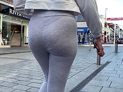 Incredibly juicy ass jiggle booty eatin up spandex