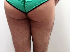 Green bikini trying twerk