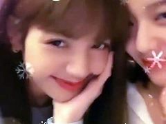 Korean celeb lisa and jisoo