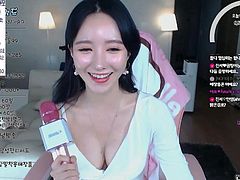 Korean high-value bj female anchor seduces stockings to danc
