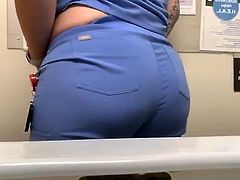 Nurse Shows nice fat ass at work