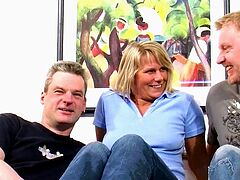 Natural mature milf wants a threesome